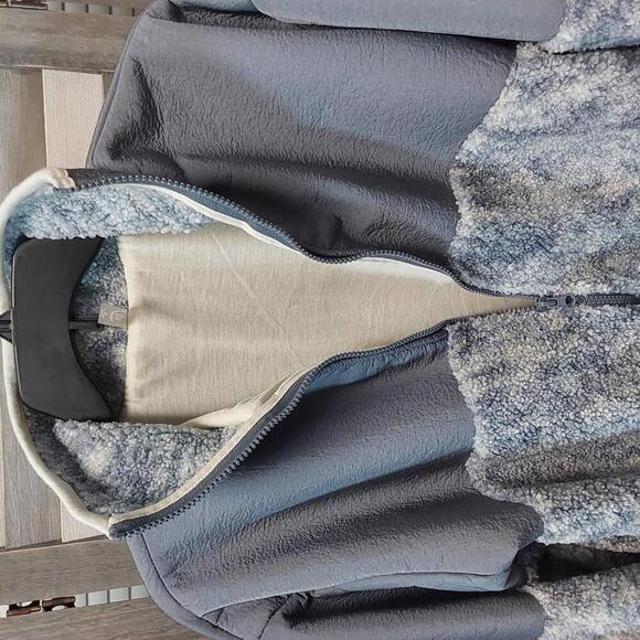 Cozy Gray Fleece Zip-Up Jacket | MTA Sport | Small - Picture 7 of 12